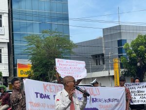 LSM PEKAT dan Warga Tanjung Sari Geruduk Kejati Bengkulu, Desak Hukum Tegakkan Keadilan, Bukan Tunduk pada Kekuasaan